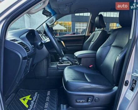 Тойота Ленд Крузер Прадо 2020 в Киеве на Automoto.ua Серый Тойота Ленд Крузер Прадо, объемом двигателя 2.76 л и пробегом 28 тыс. км за 43499 $, фото 20 на Automoto.ua