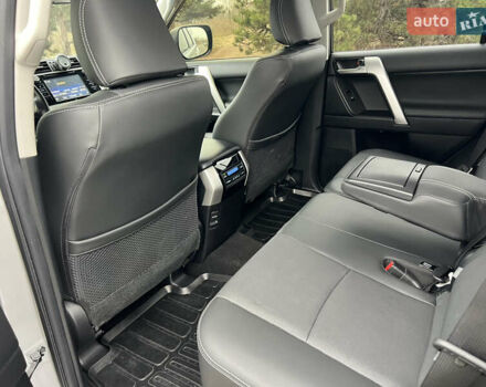 Серый Тойота Ленд Крузер Прадо, объемом двигателя 3.96 л и пробегом 64 тыс. км за 42900 $, фото 21 на Automoto.ua