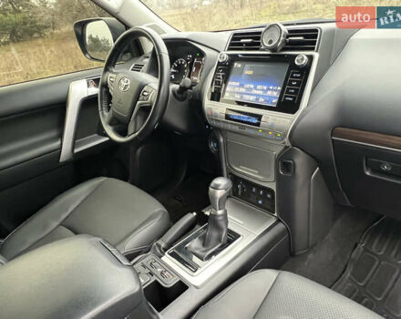 Серый Тойота Ленд Крузер Прадо, объемом двигателя 3.96 л и пробегом 64 тыс. км за 42900 $, фото 19 на Automoto.ua