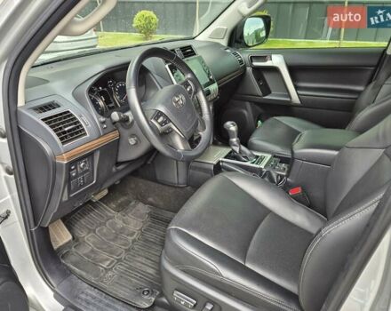 Серый Тойота Ленд Крузер Прадо, объемом двигателя 3.96 л и пробегом 25 тыс. км за 49500 $, фото 10 на Automoto.ua