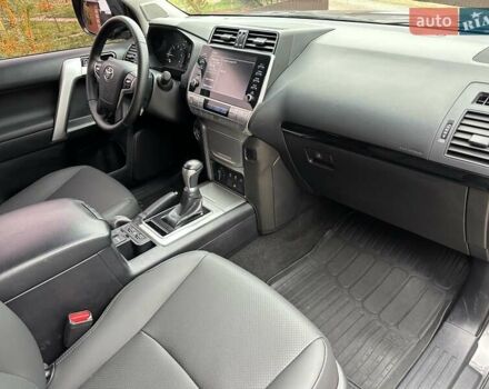 Серый Тойота Ленд Крузер Прадо, объемом двигателя 2.76 л и пробегом 134 тыс. км за 40500 $, фото 26 на Automoto.ua