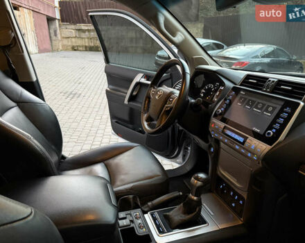 Серый Тойота Ленд Крузер Прадо, объемом двигателя 4 л и пробегом 91 тыс. км за 43500 $, фото 110 на Automoto.ua