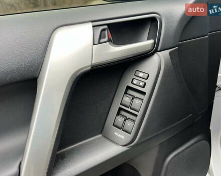 Серый Тойота Ленд Крузер Прадо, объемом двигателя 3.96 л и пробегом 64 тыс. км за 42900 $, фото 13 на Automoto.ua