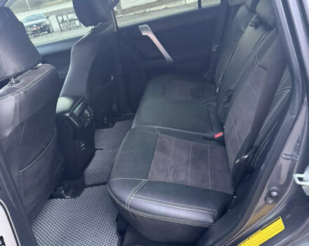 Сірий Тойота Ленд Крузер Прадо, об'ємом двигуна 2.8 л та пробігом 261 тис. км за 37999 $, фото 13 на Automoto.ua