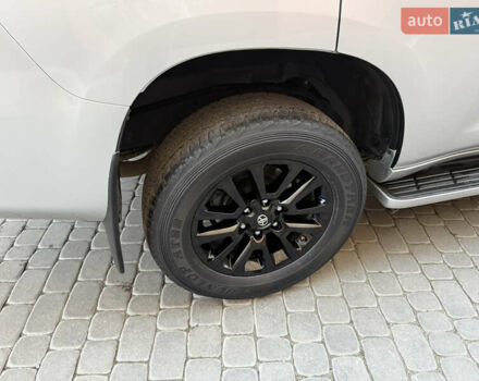 Серый Тойота Ленд Крузер Прадо, объемом двигателя 4 л и пробегом 91 тыс. км за 43500 $, фото 34 на Automoto.ua