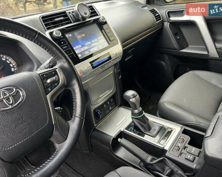 Серый Тойота Ленд Крузер Прадо, объемом двигателя 3.96 л и пробегом 64 тыс. км за 42900 $, фото 14 на Automoto.ua