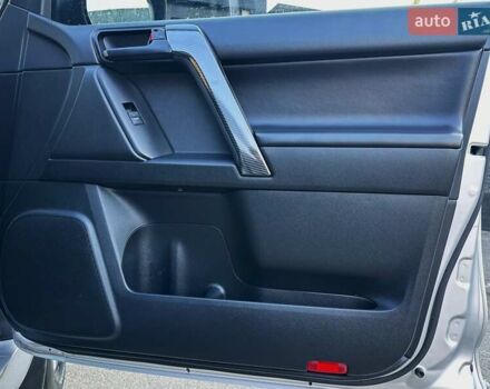 Тойота Ленд Крузер Прадо 2020 в Киеве на Automoto.ua Серый Тойота Ленд Крузер Прадо, объемом двигателя 2.76 л и пробегом 28 тыс. км за 43499 $, фото 23 на Automoto.ua