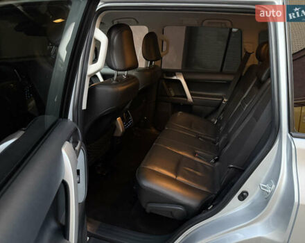 Серый Тойота Ленд Крузер Прадо, объемом двигателя 4 л и пробегом 91 тыс. км за 43500 $, фото 92 на Automoto.ua