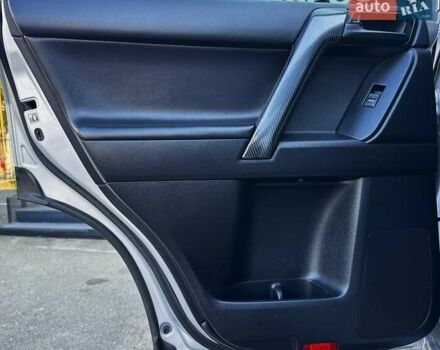 Тойота Ленд Крузер Прадо 2020 в Киеве на Automoto.ua Серый Тойота Ленд Крузер Прадо, объемом двигателя 2.76 л и пробегом 28 тыс. км за 43499 $, фото 21 на Automoto.ua