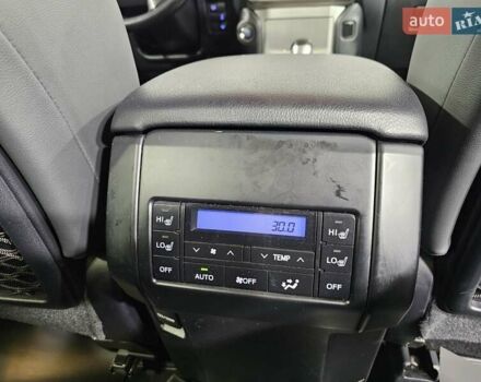 Серый Тойота Ленд Крузер Прадо, объемом двигателя 2.76 л и пробегом 76 тыс. км за 41999 $, фото 12 на Automoto.ua