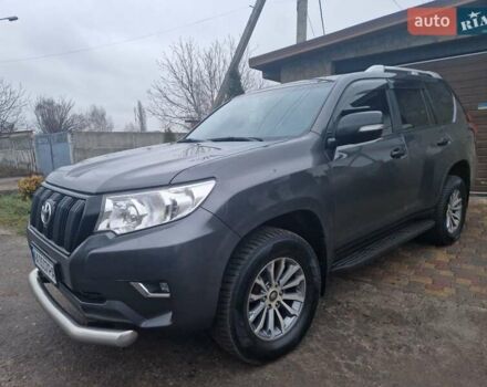 Серый Тойота Ленд Крузер Прадо, объемом двигателя 2.8 л и пробегом 260 тыс. км за 39800 $, фото 2 на Automoto.ua