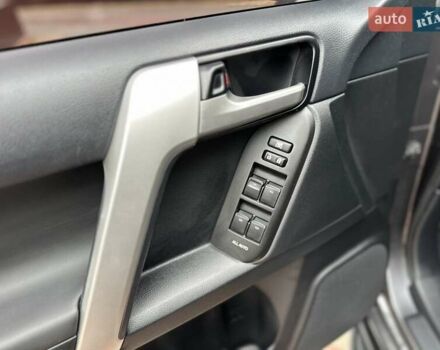 Серый Тойота Ленд Крузер Прадо, объемом двигателя 2.76 л и пробегом 134 тыс. км за 40500 $, фото 32 на Automoto.ua