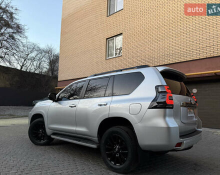 Серый Тойота Ленд Крузер Прадо, объемом двигателя 4 л и пробегом 91 тыс. км за 43500 $, фото 121 на Automoto.ua