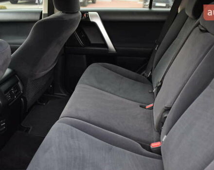 Серый Тойота Ленд Крузер Прадо, объемом двигателя 2.76 л и пробегом 92 тыс. км за 38300 $, фото 10 на Automoto.ua