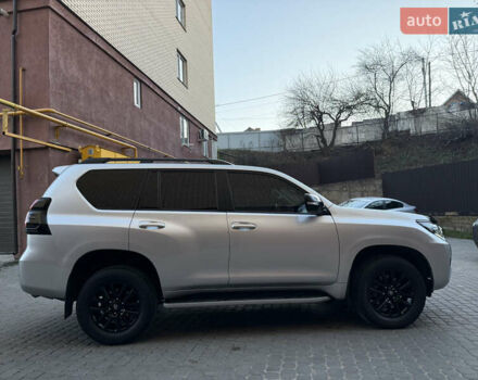 Серый Тойота Ленд Крузер Прадо, объемом двигателя 4 л и пробегом 91 тыс. км за 43500 $, фото 16 на Automoto.ua