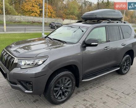 Серый Тойота Ленд Крузер Прадо, объемом двигателя 3.96 л и пробегом 76 тыс. км за 54600 $, фото 5 на Automoto.ua