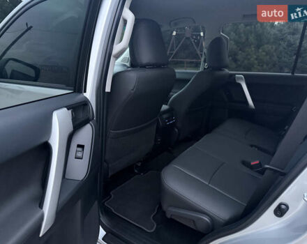 Серый Тойота Ленд Крузер Прадо, объемом двигателя 2.76 л и пробегом 56 тыс. км за 46300 $, фото 49 на Automoto.ua