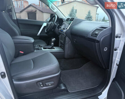 Серый Тойота Ленд Крузер Прадо, объемом двигателя 2.76 л и пробегом 56 тыс. км за 46300 $, фото 36 на Automoto.ua