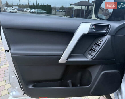 Серый Тойота Ленд Крузер Прадо, объемом двигателя 2.76 л и пробегом 56 тыс. км за 46300 $, фото 29 на Automoto.ua