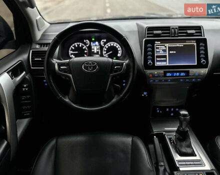 Серый Тойота Ленд Крузер Прадо, объемом двигателя 3.96 л и пробегом 112 тыс. км за 41999 $, фото 44 на Automoto.ua