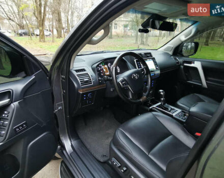 Серый Тойота Ленд Крузер Прадо, объемом двигателя 2.76 л и пробегом 148 тыс. км за 48500 $, фото 10 на Automoto.ua