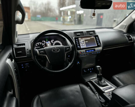 Серый Тойота Ленд Крузер Прадо, объемом двигателя 3.96 л и пробегом 112 тыс. км за 41999 $, фото 50 на Automoto.ua