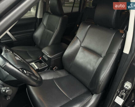 Серый Тойота Ленд Крузер Прадо, объемом двигателя 3.96 л и пробегом 112 тыс. км за 41999 $, фото 48 на Automoto.ua