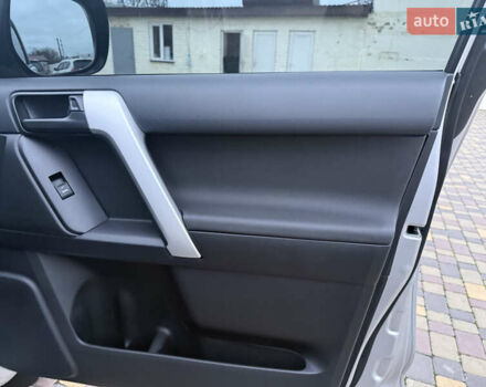 Серый Тойота Ленд Крузер Прадо, объемом двигателя 2.76 л и пробегом 56 тыс. км за 46300 $, фото 37 на Automoto.ua