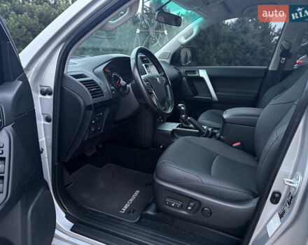 Серый Тойота Ленд Крузер Прадо, объемом двигателя 2.76 л и пробегом 56 тыс. км за 46300 $, фото 50 на Automoto.ua