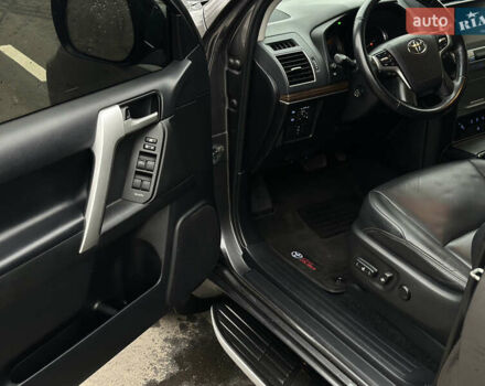 Серый Тойота Ленд Крузер Прадо, объемом двигателя 3.96 л и пробегом 112 тыс. км за 41999 $, фото 42 на Automoto.ua