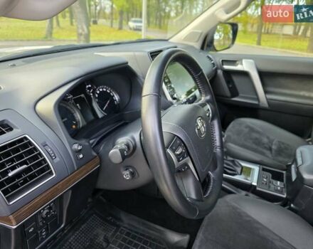 Серый Тойота Ленд Крузер Прадо, объемом двигателя 3.96 л и пробегом 30 тыс. км за 48999 $, фото 24 на Automoto.ua