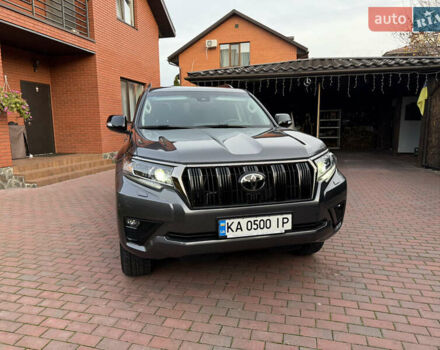 Серый Тойота Ленд Крузер Прадо, объемом двигателя 3.96 л и пробегом 18 тыс. км за 55999 $, фото 1 на Automoto.ua