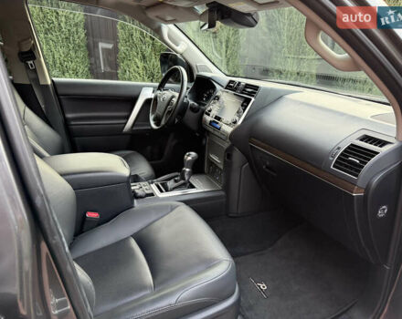 Серый Тойота Ленд Крузер Прадо, объемом двигателя 3.96 л и пробегом 18 тыс. км за 55999 $, фото 16 на Automoto.ua