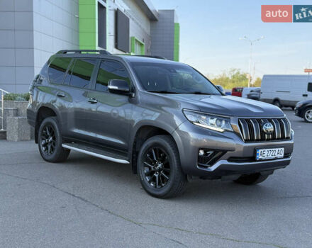 Серый Тойота Ленд Крузер Прадо, объемом двигателя 2.76 л и пробегом 70 тыс. км за 49500 $, фото 3 на Automoto.ua