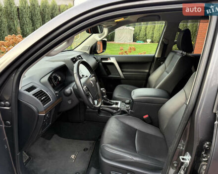 Серый Тойота Ленд Крузер Прадо, объемом двигателя 3.96 л и пробегом 18 тыс. км за 55999 $, фото 17 на Automoto.ua