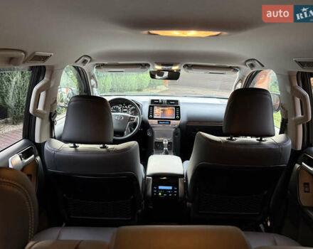 Серый Тойота Ленд Крузер Прадо, объемом двигателя 3.96 л и пробегом 18 тыс. км за 55999 $, фото 7 на Automoto.ua