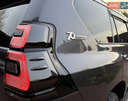 Серый Тойота Ленд Крузер Прадо, объемом двигателя 3.96 л и пробегом 18 тыс. км за 55999 $, фото 3 на Automoto.ua