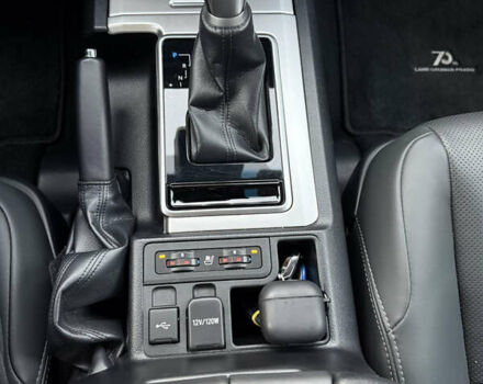 Серый Тойота Ленд Крузер Прадо, объемом двигателя 3.96 л и пробегом 18 тыс. км за 55999 $, фото 14 на Automoto.ua