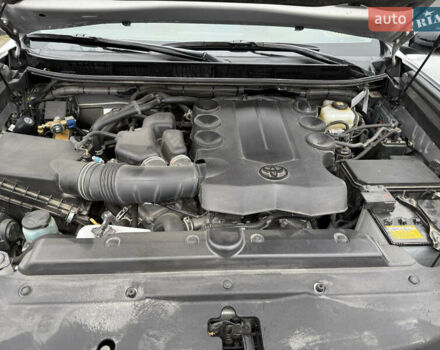 Сірий Тойота Ленд Крузер Прадо, об'ємом двигуна 3.96 л та пробігом 19 тис. км за 58200 $, фото 28 на Automoto.ua