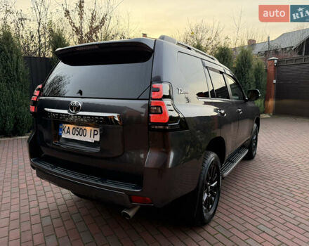 Серый Тойота Ленд Крузер Прадо, объемом двигателя 3.96 л и пробегом 18 тыс. км за 55999 $, фото 4 на Automoto.ua