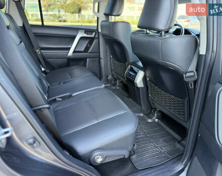 Серый Тойота Ленд Крузер Прадо, объемом двигателя 2.76 л и пробегом 70 тыс. км за 49500 $, фото 7 на Automoto.ua