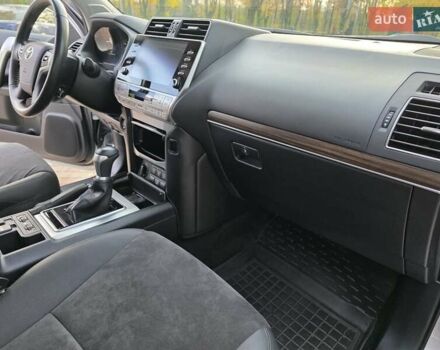 Серый Тойота Ленд Крузер Прадо, объемом двигателя 3.96 л и пробегом 30 тыс. км за 48999 $, фото 25 на Automoto.ua