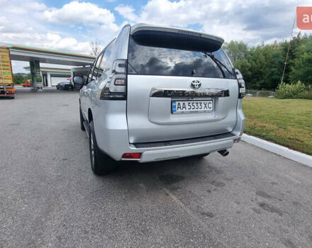 Сірий Тойота Ленд Крузер Прадо, об'ємом двигуна 3.96 л та пробігом 35 тис. км за 50100 $, фото 3 на Automoto.ua