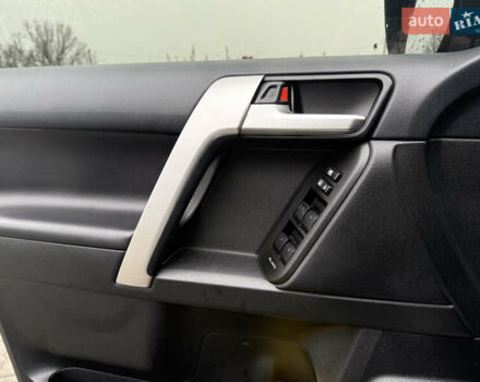 Сірий Тойота Ленд Крузер Прадо, об'ємом двигуна 3.96 л та пробігом 19 тис. км за 58200 $, фото 18 на Automoto.ua