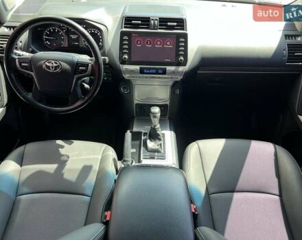 Серый Тойота Ленд Крузер Прадо, объемом двигателя 0 л и пробегом 72 тыс. км за 46055 $, фото 9 на Automoto.ua