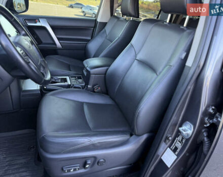 Серый Тойота Ленд Крузер Прадо, объемом двигателя 2.76 л и пробегом 70 тыс. км за 49500 $, фото 8 на Automoto.ua