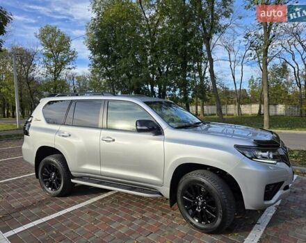 Серый Тойота Ленд Крузер Прадо, объемом двигателя 3.96 л и пробегом 30 тыс. км за 48999 $, фото 3 на Automoto.ua