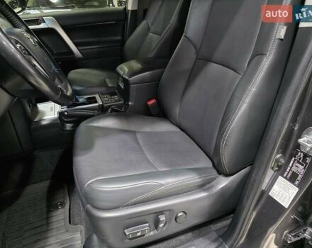 Серый Тойота Ленд Крузер Прадо, объемом двигателя 2.76 л и пробегом 111 тыс. км за 50999 $, фото 37 на Automoto.ua
