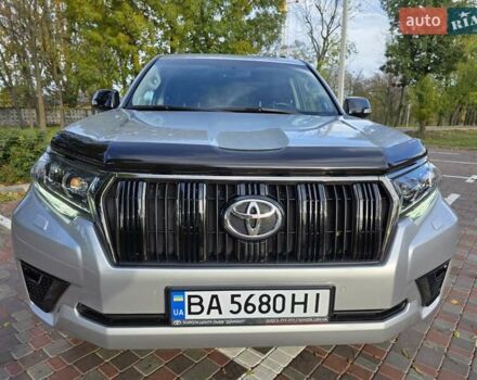Серый Тойота Ленд Крузер Прадо, объемом двигателя 3.96 л и пробегом 30 тыс. км за 48999 $, фото 4 на Automoto.ua