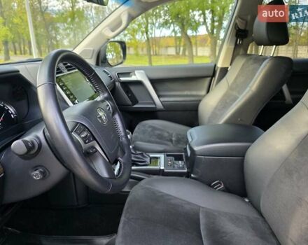 Серый Тойота Ленд Крузер Прадо, объемом двигателя 3.96 л и пробегом 30 тыс. км за 48999 $, фото 23 на Automoto.ua